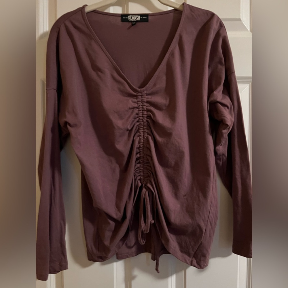 Preowned Rewash eggplant colored top with tie detail down the front. Size L